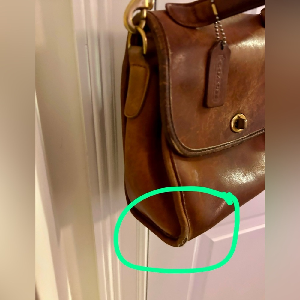 COACH Vintage Bag Style No. H5C- 9977. - Picture 7 of 9